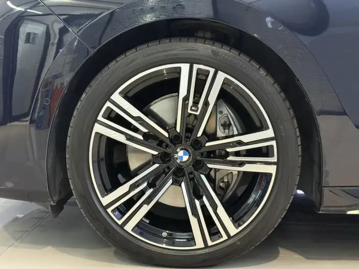 BMW 7 Series 2023 Model 740Li Leading Model M Sports Set – фото 10