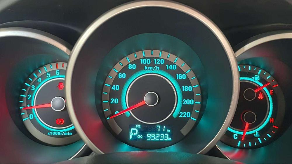 Changan Eado XT 2013 модификация 1.6L автоматическое элегантный Cool тип National IV – фото 8