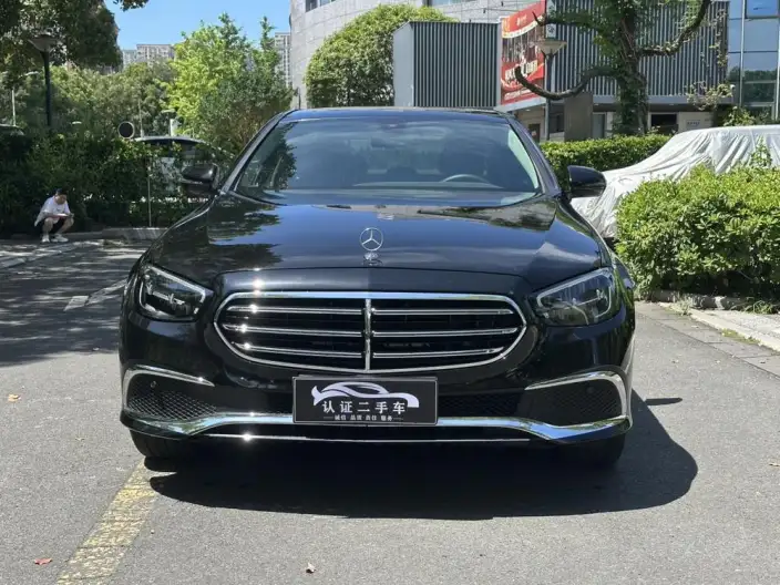 Mercedes-Benz E-Class 2023 Model Facelift E 260 L sedan – фото 2