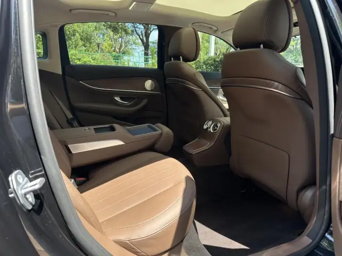 Mercedes-Benz E-Class 2023 Model Facelift E 260 L sedan – фото 8