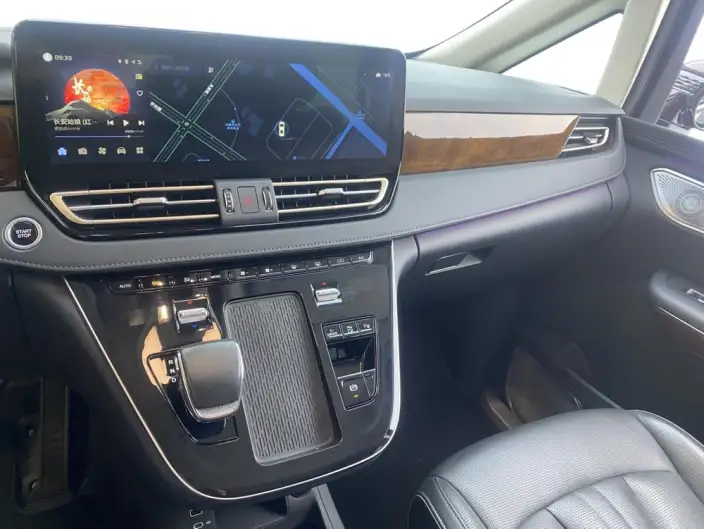 HONGQI HQ9 PHEV 2024 Model 4WD Deluxe Edition – фото 8