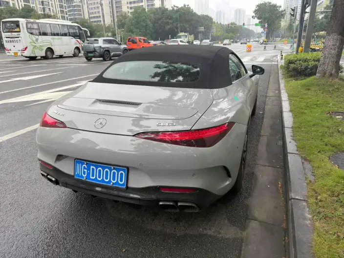 Mercedes-Benz SL-Class AMG 2024 Model AMG SL 63 4MATIC+ – фото 6