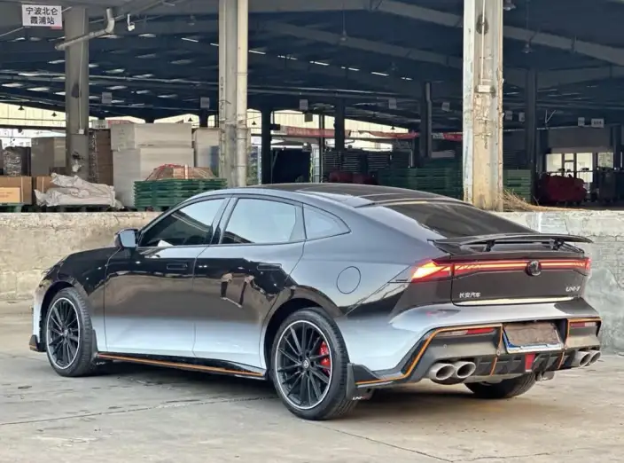 Changan UNI-V 2022 Model 1.5T Sports Edition – фото 3