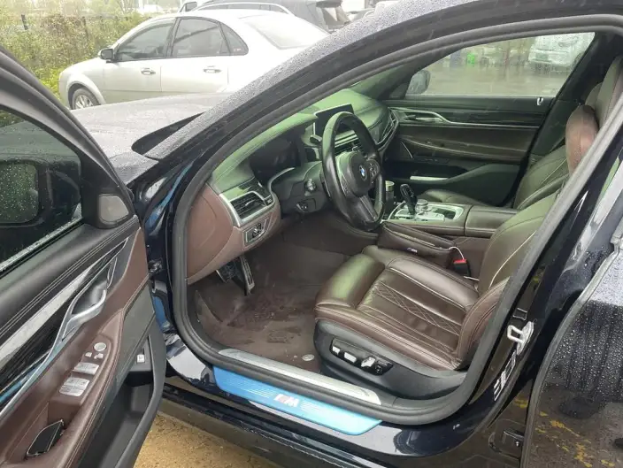 BMW 7 Series 2021 Model 730Li Luxury Set – фото 9