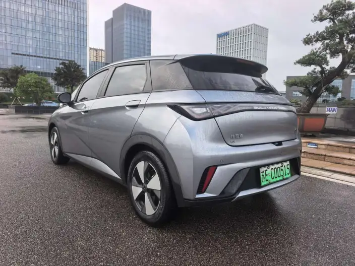 BYD Dolphin 2023 Model Fashion Edition – фото 5