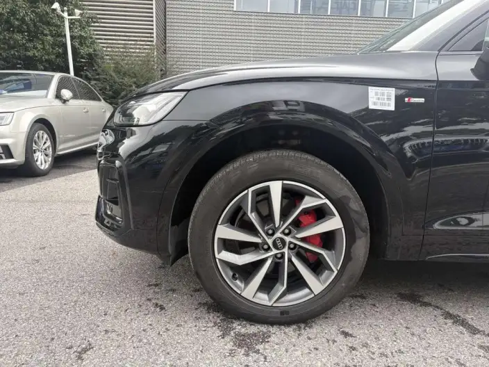 Audi Q5L 2025 Model 40TFSI Luxury Dynamic Model – фото 9