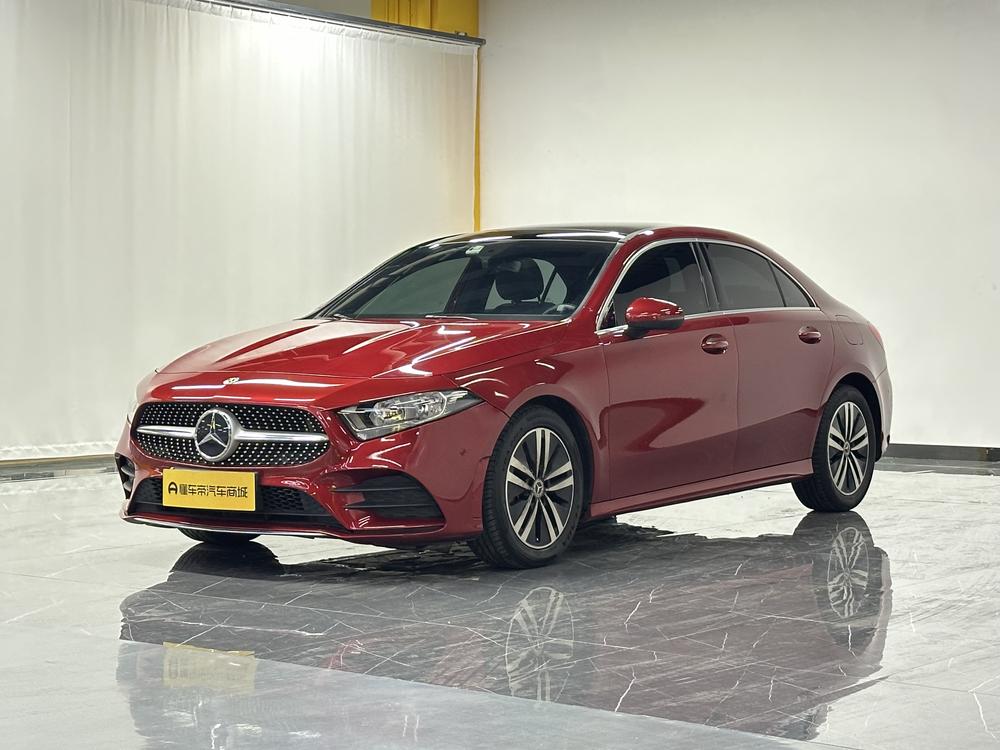 Mercedes-Benz A-class Модель 2019 года комплектация A 180 L Sports sedan – фото 1