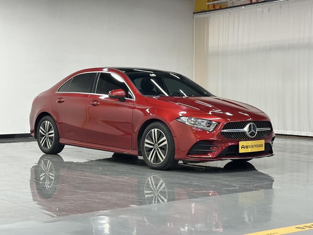 Mercedes-Benz A-class Модель 2019 года комплектация A 180 L Sports sedan – фото 3