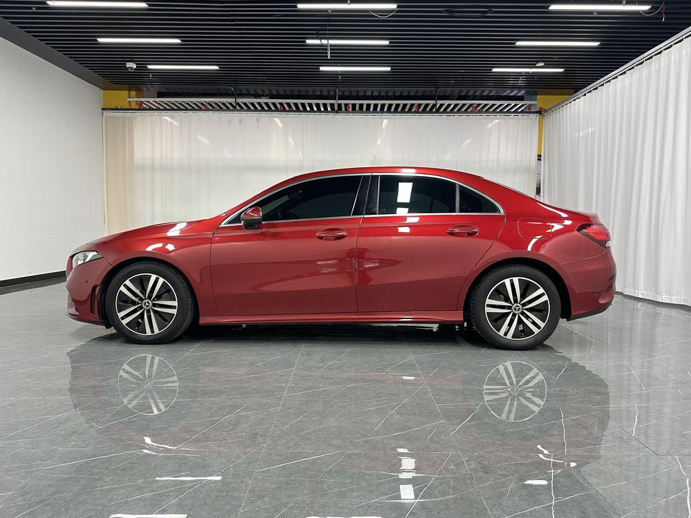 Mercedes-Benz A-class Модель 2019 года комплектация A 180 L Sports sedan – фото 4