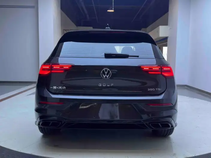 Volkswagen Golf 2023 Model 280TSI DSG R-Line Lite – фото 6