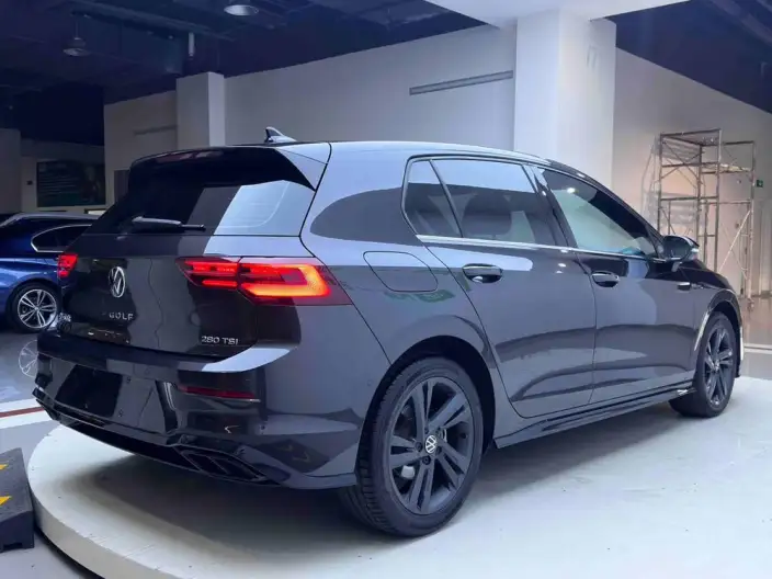 Volkswagen Golf 2023 Model 280TSI DSG R-Line Lite – фото 7