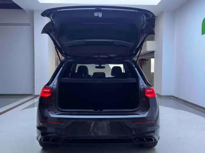 Volkswagen Golf 2023 Model 280TSI DSG R-Line Lite – фото 9