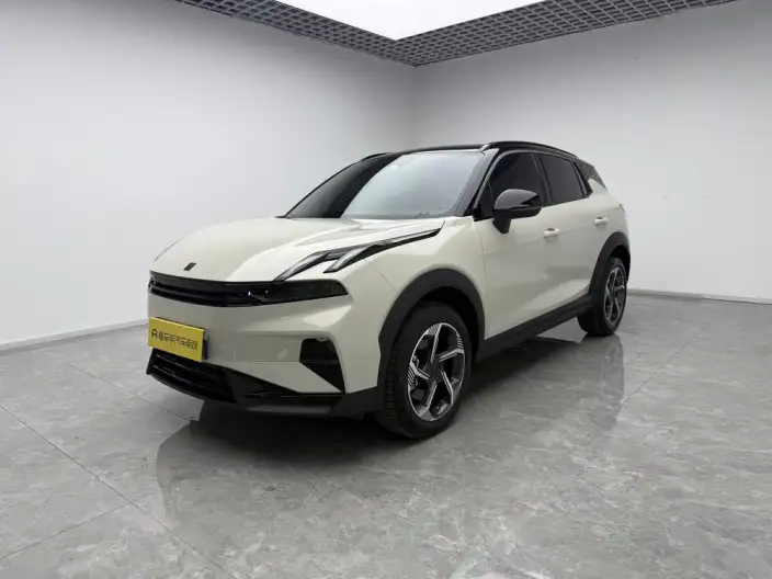 Lynk & Co 06 2025 Model Renew 1.5T Pro – фото 1