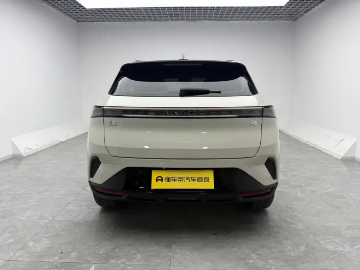 Lynk & Co 06 2025 Model Renew 1.5T Pro – фото 6