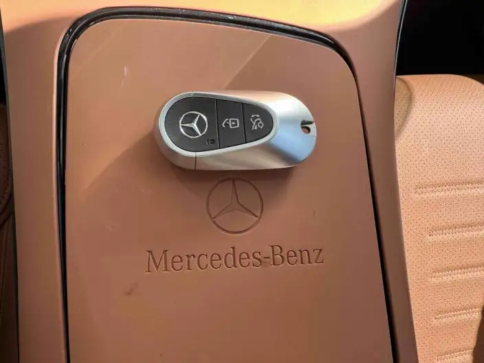 Mercedes-Benz GLC 2024 Model Facelift GLC 300 L 4MATIC Dynamic Model 5 seat – фото 7