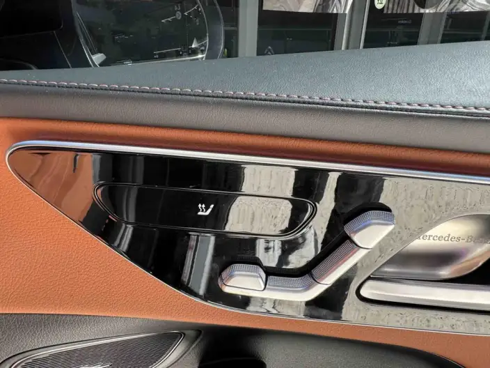 Mercedes-Benz GLC 2024 Model Facelift GLC 300 L 4MATIC Dynamic Model 5 seat – фото 10