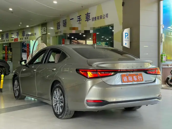 Lexus ES 2025 Model 300h Premium – фото 4