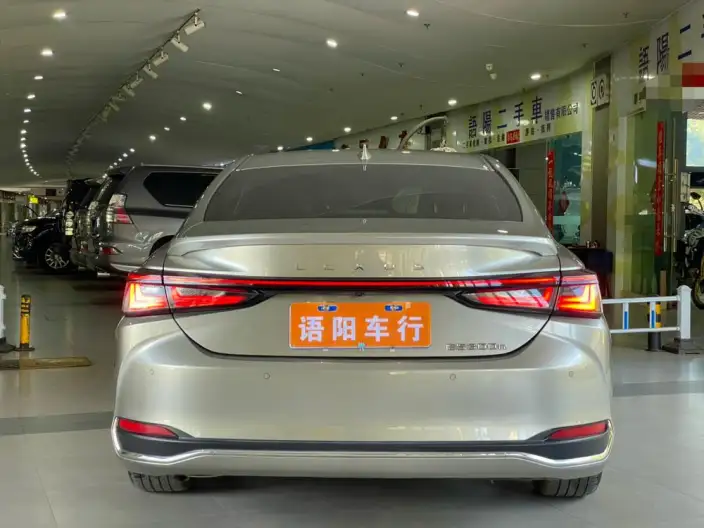 Lexus ES 2025 Model 300h Premium – фото 5