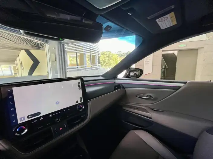 Lexus ES 2025 Model 300h Premium – фото 9