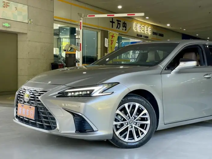 Lexus ES 2025 Model 300h Premium – фото 10