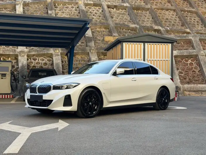 BMW i3 2025 Model eDrive35L – фото 1