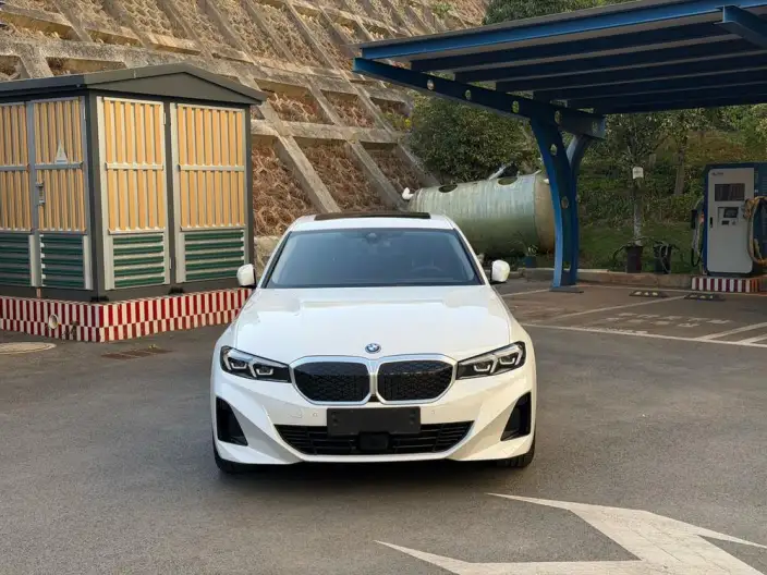 BMW i3 2025 Model eDrive35L – фото 2