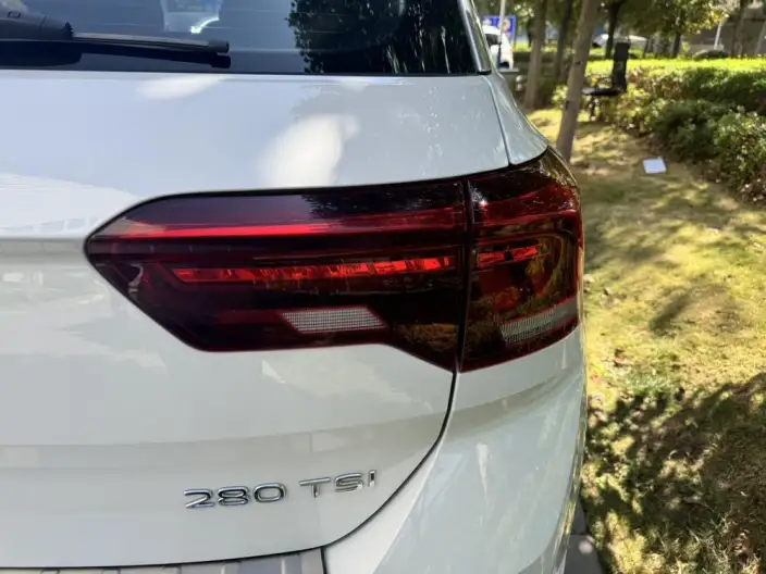 Volkswagen T-Roc 2022 Model 280TSI DSG 2WD Elite PLUS – фото 10