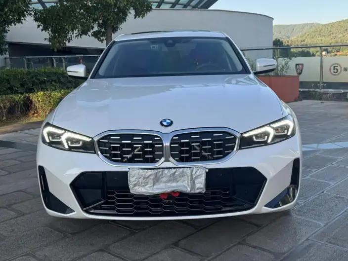 BMW 3 Series 2023 Model 325i M Sports Set – фото 2