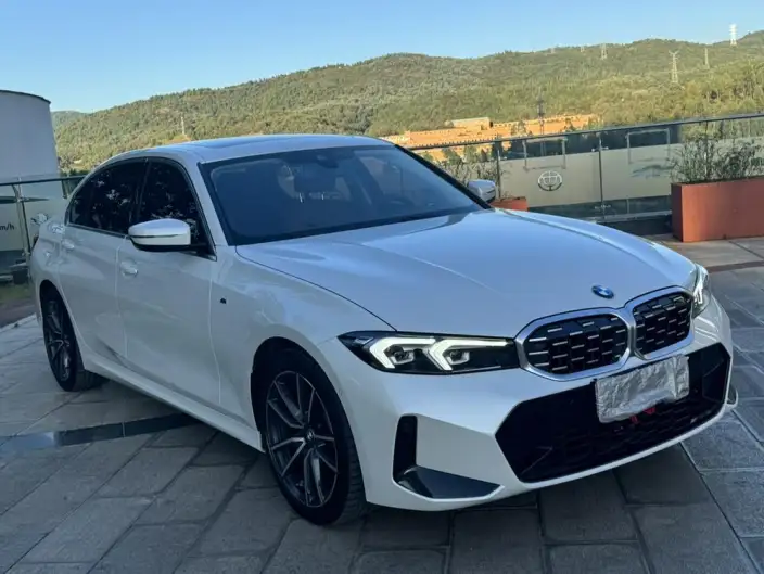 BMW 3 Series 2023 Model 325i M Sports Set – фото 3