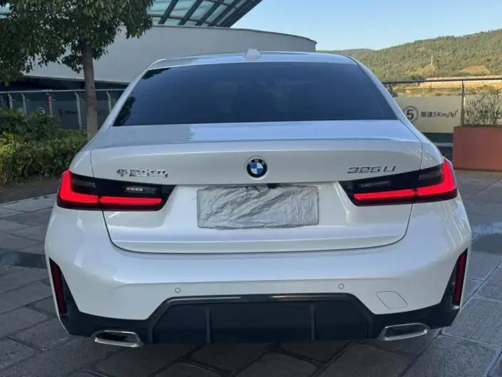 BMW 3 Series 2023 Model 325i M Sports Set – фото 5