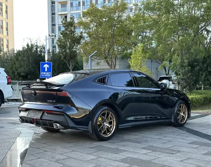 Changan UNI-V 2022 Model 1.5T Sports Edition – фото 6