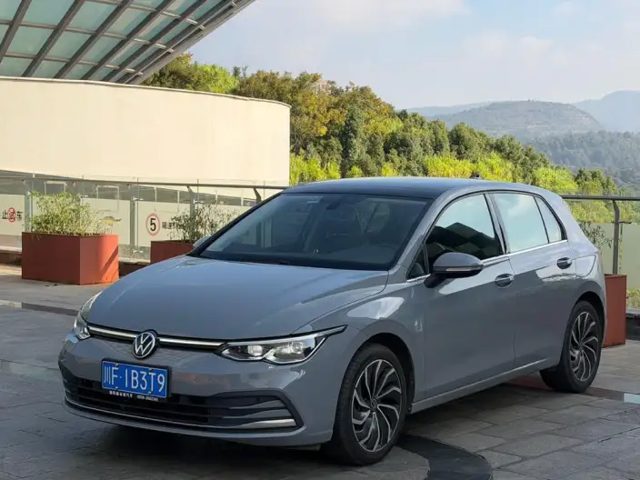 Volkswagen Golf 2021 Model 280TSI DSG Pro – фото 1