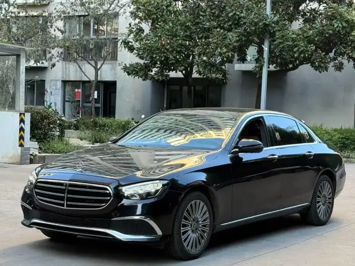 Mercedes-Benz E-Class 2022 Model E 300 L Fashion Model sedan – фото 1