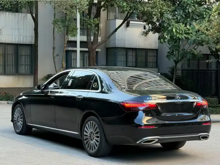 Mercedes-Benz E-Class 2022 Model E 300 L Fashion Model sedan – фото 4