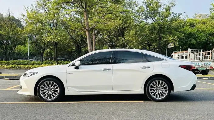 Toyota Avalon 2023 Model Intelligent Hybrid 2.5L E-CVT 20th Anniversary Platinum Memorial Edition – фото 4