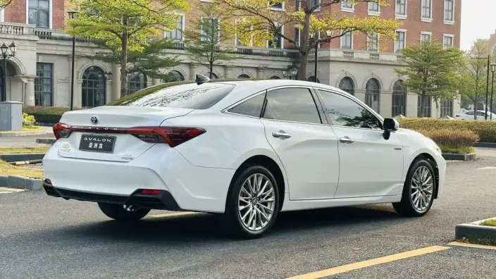 Toyota Avalon 2023 Model Intelligent Hybrid 2.5L E-CVT 20th Anniversary Platinum Memorial Edition – фото 7