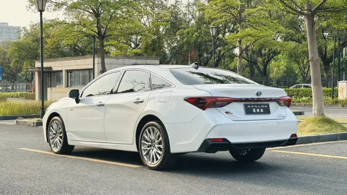 Toyota Avalon 2023 Model Intelligent Hybrid 2.5L E-CVT 20th Anniversary Platinum Memorial Edition – фото 5