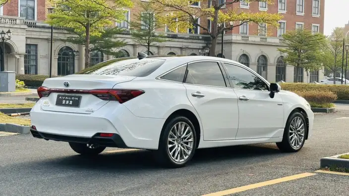 Toyota Avalon 2023 Model Intelligent Hybrid 2.5L E-CVT 20th Anniversary Platinum Memorial Edition – фото 7