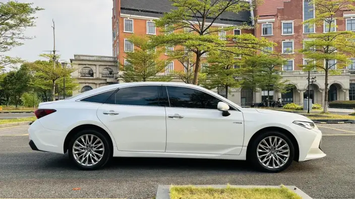 Toyota Avalon 2023 Model Intelligent Hybrid 2.5L E-CVT 20th Anniversary Platinum Memorial Edition – фото 8