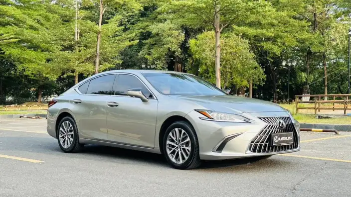 Lexus ES 2023 Model 260 Superior Edition – фото 3