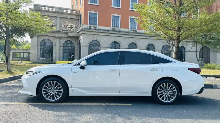 Toyota Avalon 2024 Model Intelligent Hybrid 2.0L E-CVT Deluxe Edition – фото 4