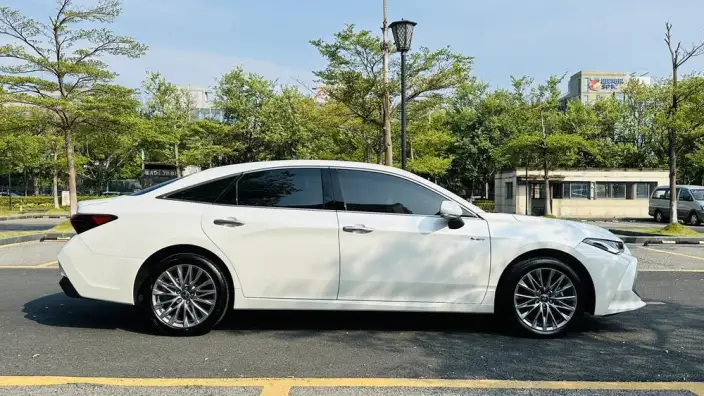 Toyota Avalon 2024 Model Intelligent Hybrid 2.0L E-CVT Deluxe Edition – фото 8