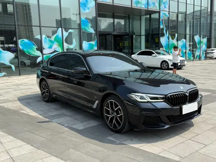 BMW 5 Series 2022 Model 530Li Exclusive Model M Sports Set – фото 3
