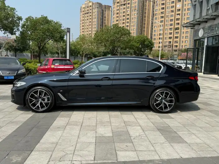 BMW 5 Series 2022 Model 530Li Exclusive Model M Sports Set – фото 4