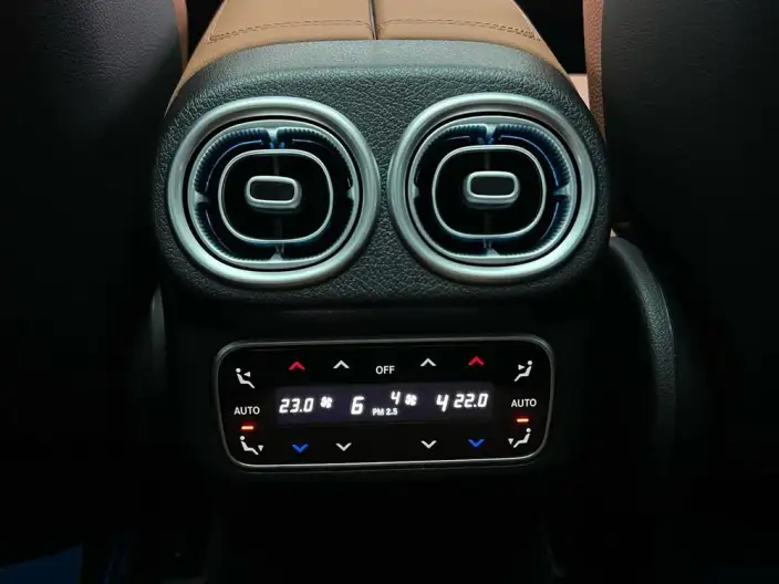Mercedes-Benz GLC 2024 Model GLC 300 L 4MATIC Dynamic Model 5 seat – фото 9