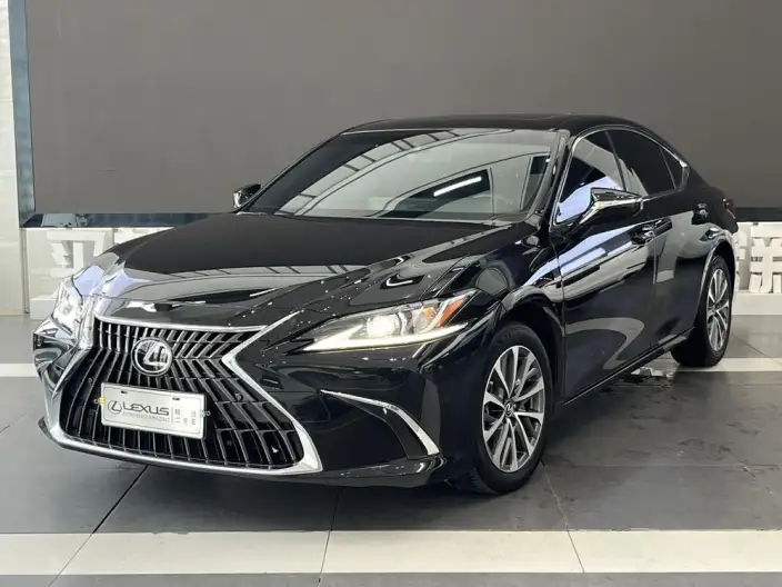Lexus ES 2022 Model 260 Superior Edition