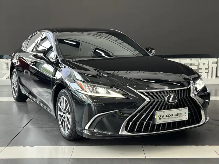 Lexus ES 2022 Model 260 Superior Edition