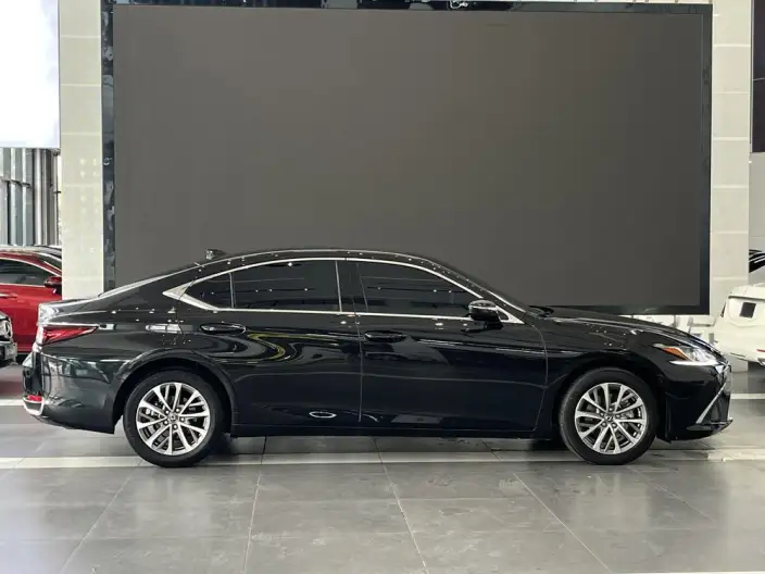 Lexus ES 2022 Model 260 Superior Edition – фото 7