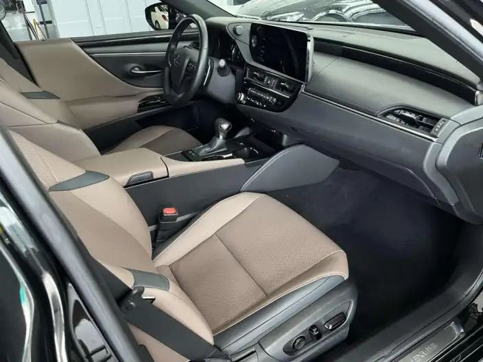 Lexus ES 2022 Model 260 Superior Edition – фото 10