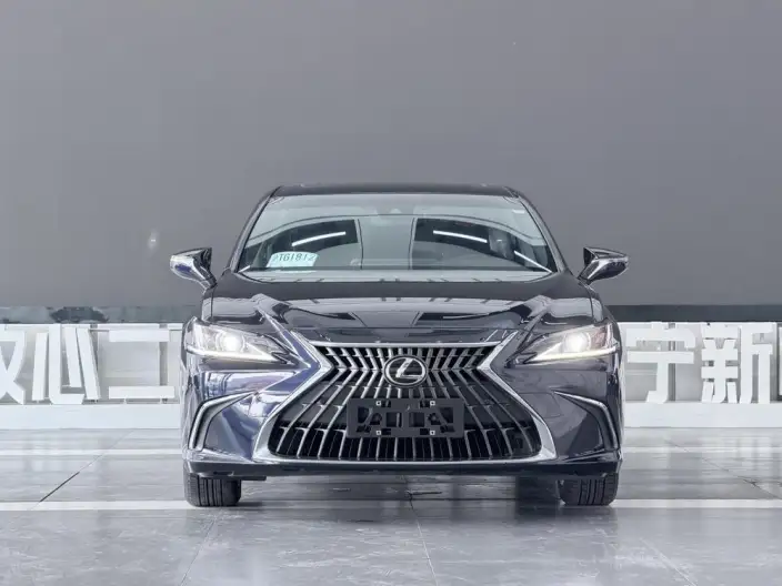 Lexus ES 2022 Model 200 Superior Edition